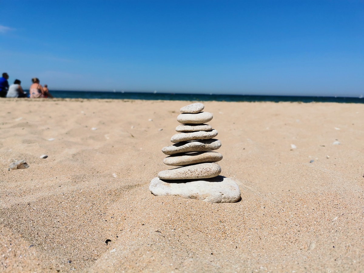 BIEN-ETRE-ZEN-NATURE-SOPHRO-EVASION-CAILLOUX-PLAGE-CREDIT-NATHALIE-PAPOUIN