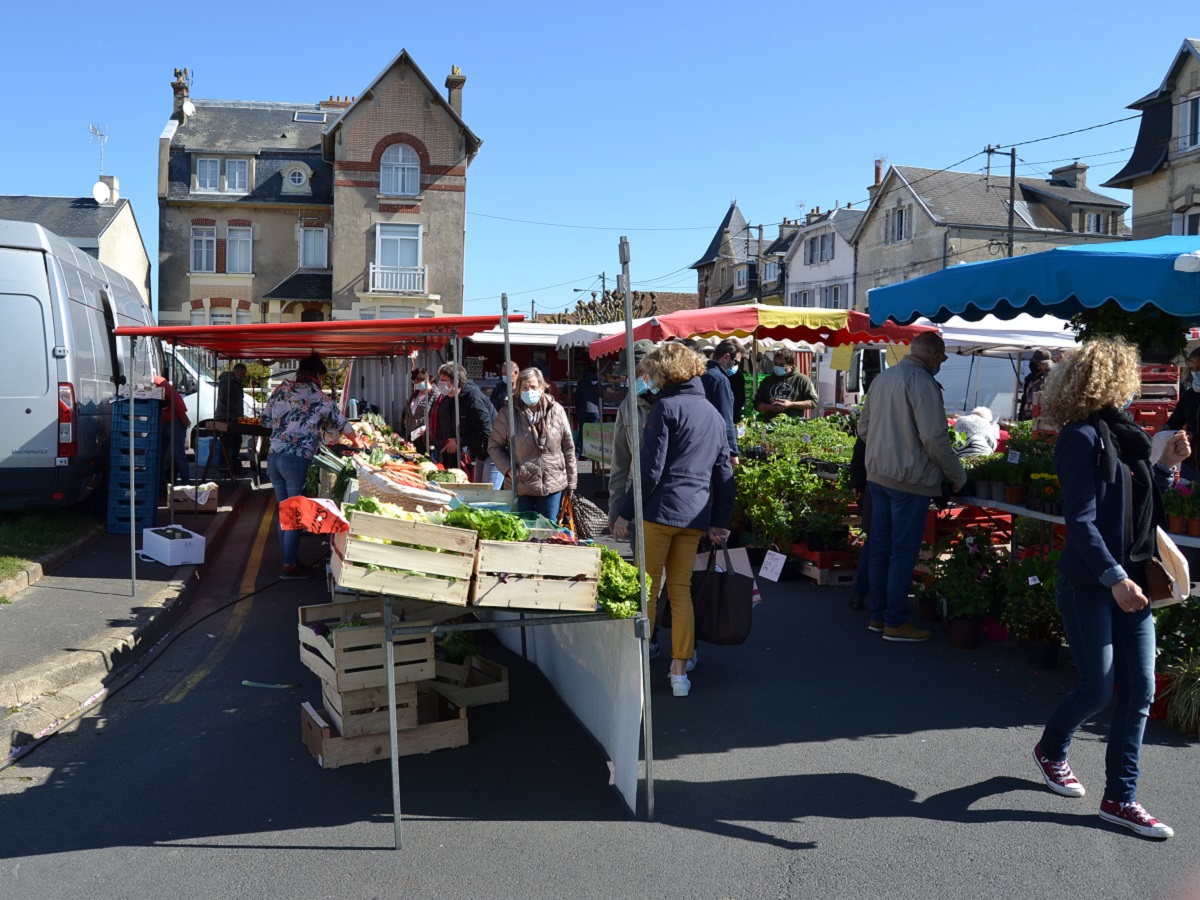 Marché de Saint-Aubin-Sur-mer- crédit Brigitte Haize (9)